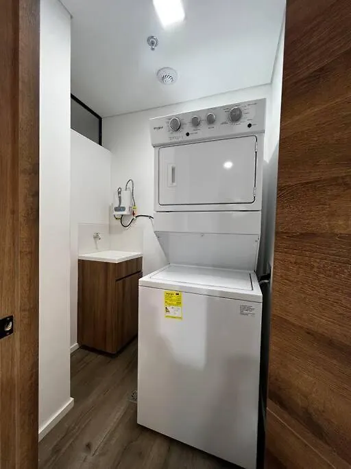 Outstanding And Wide Apartment With Work Station Medellín
