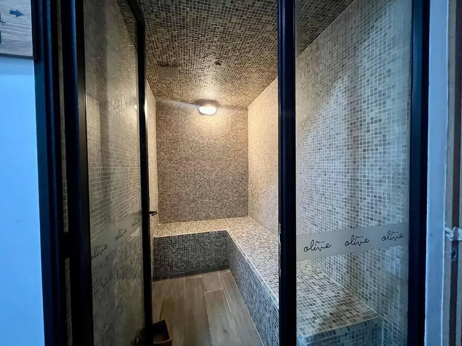 Outstanding And Wide Apartment With Work Station Medellín
